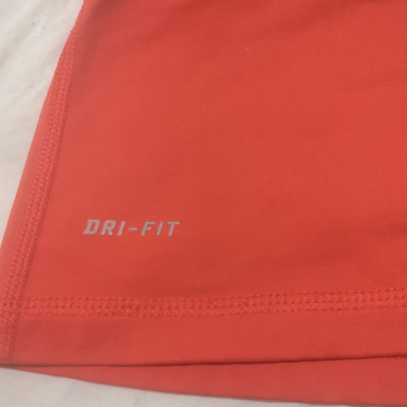 Small Nike dri-fit zip top - Picture 3 of 8